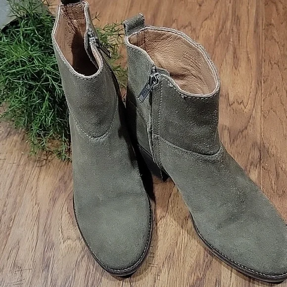 Madewell Khaki Suede Ankle Booties - Picture 4 of 12